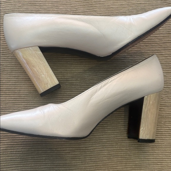 Stuart Weitzman Iridescent Oyster Sparkle Heel Cream Pumps - Picture 2 of 7